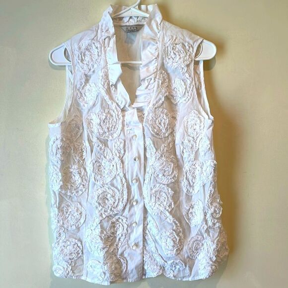NEXX white ruffle Sleeveless top with pearl buttons Size Large - Picture 1 of 5
